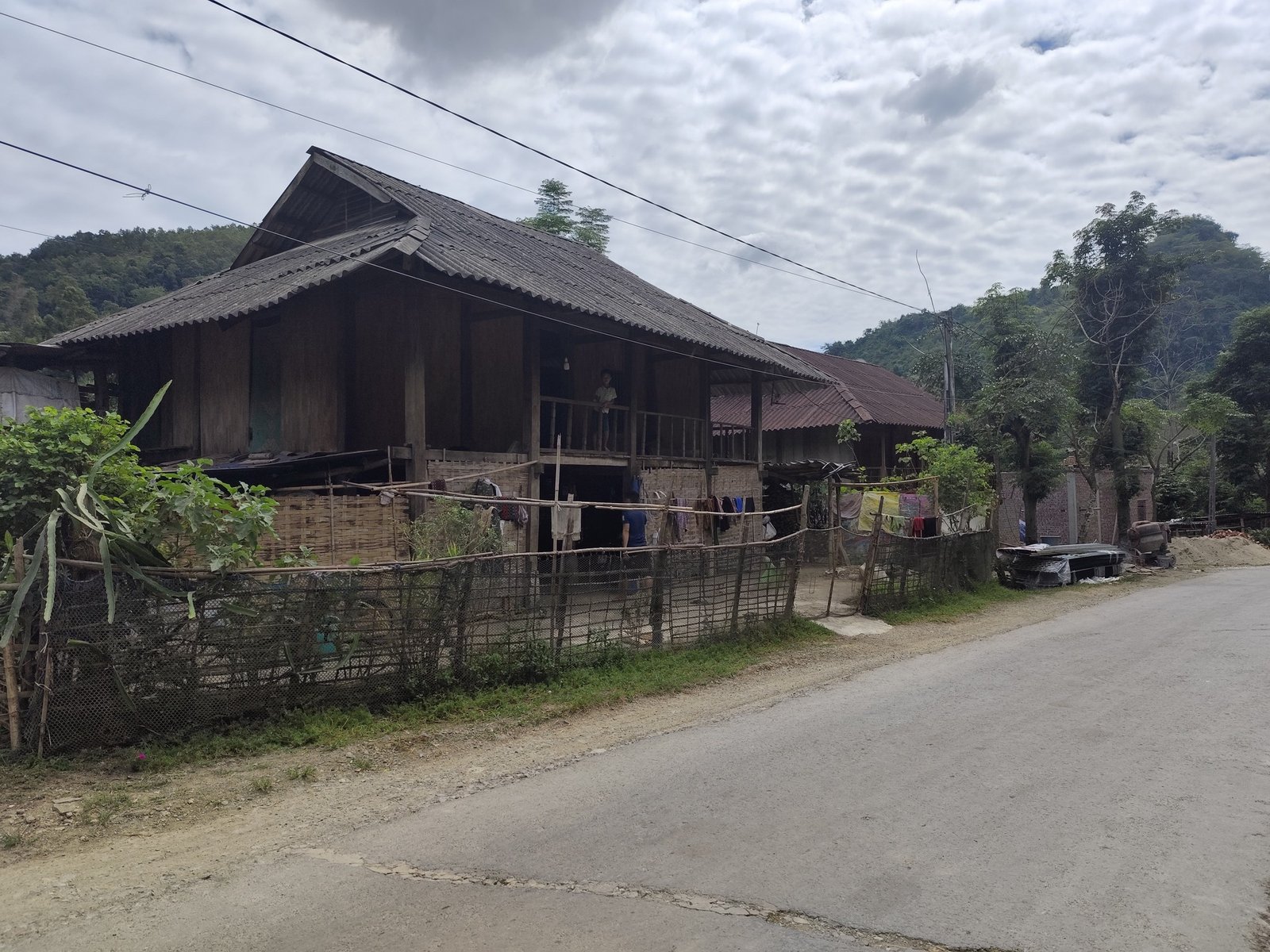 1778222956_cycle-tour-luang-prabang-to-hanoi-15-days (14).jpg